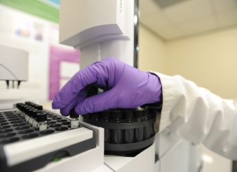 Photograph of a scientist working in a laboratory